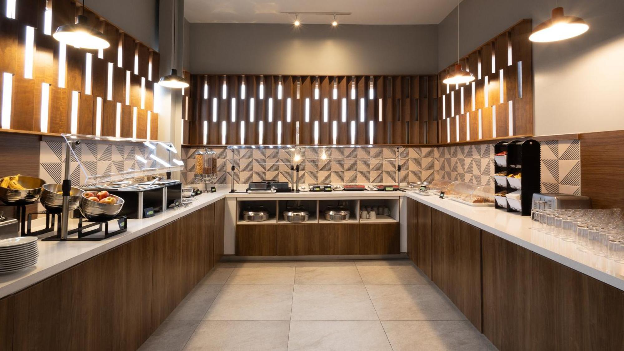 Holiday Inn Express Morelia Centro Historico Екстер'єр фото