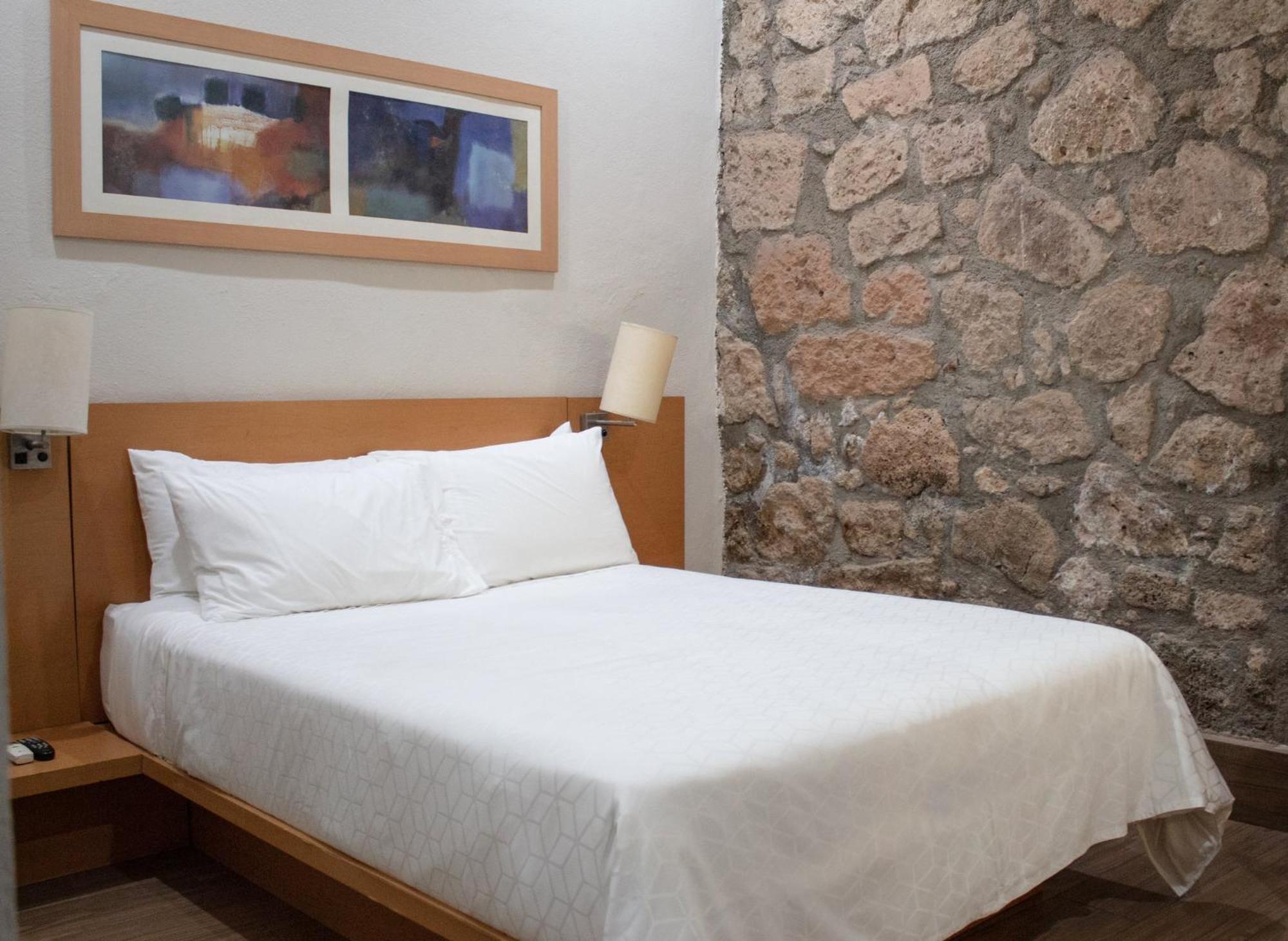 Holiday Inn Express Morelia Centro Historico Екстер'єр фото