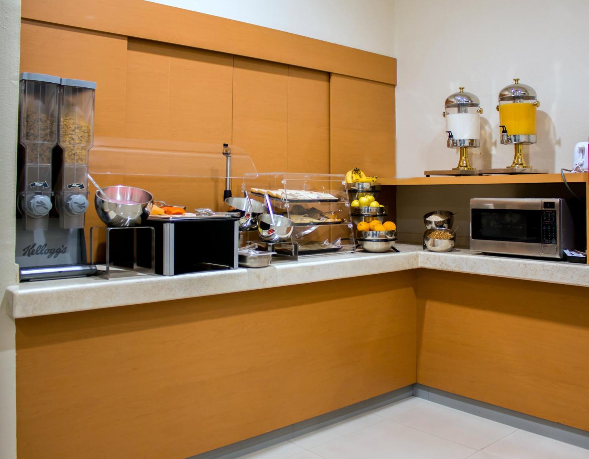 Holiday Inn Express Morelia Centro Historico Екстер'єр фото